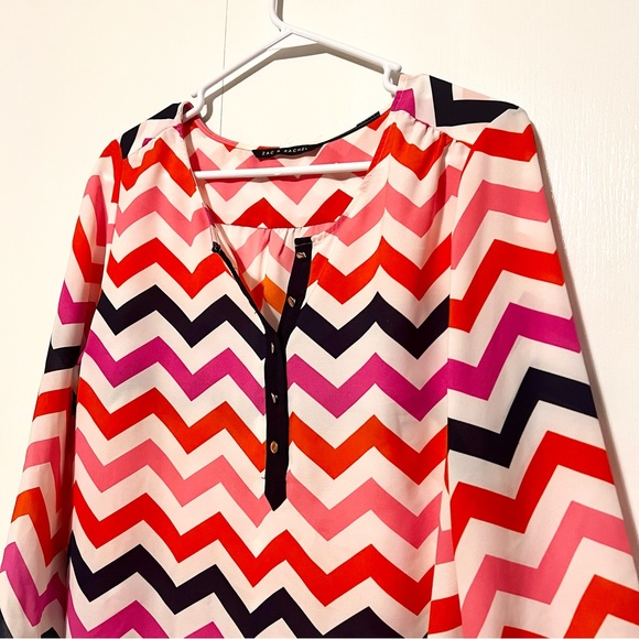 Chevron pattern sheer shirt with button detail - Picture 2 of 8